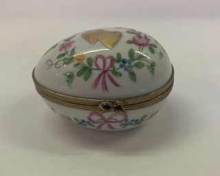 Vtg Limoges Trinket Box Egg Shaped Clasp Hand Painted France White Hearts Floral