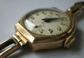 A 9ct Gold Swiss Made Vintage Ladies Watch by Everite in Order. 3