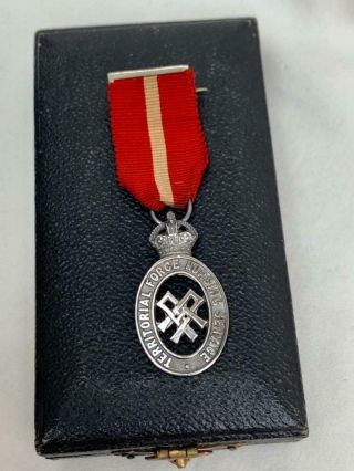 Vintage Silver Territorial Force Nursing Medal By J.  R Gaunt Of Issue.