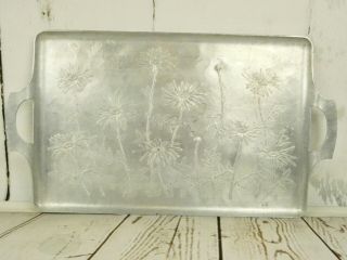 Wendell August Forge Daisy Flowers Hammered Aluminum Serving Tray 17.  5 " X11.  5 "