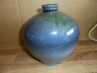 vintage cobridge stoneware shaded blue vase 2
