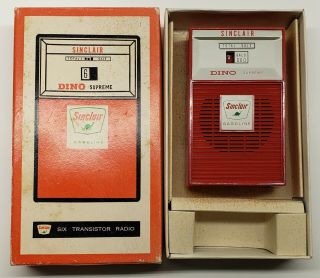 Sinclair Gasoline Dino Transistor Radio Vintage Gas Pump Box and holder 2