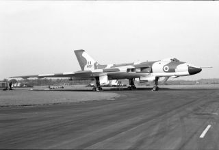 27 Sqn,  Avro Vulcan B.  2,  Xh537 At Raf Finningley; Negative
