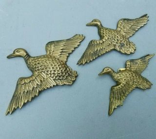 Vintage Brass Duck Hanging Wall Decor Set Of 3 Graduated 4 - 6 Inch Retro Metal