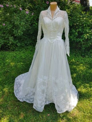 Vintage Alfred Angelo Edythe Vincent Lace Tulle Over Satin Wedding Gown.