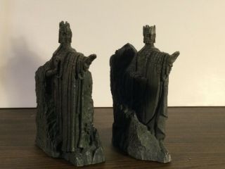 Sideshow Weta Lord Of The Rings - Argonath Collectible Bookends Set