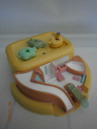 Vintage Polly Pocket 1991 Soap Dish With 3 floats & 1 Polly Bluebird toys Rare 2