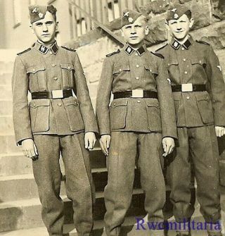 Rare Trio Young German Elite Waffen Soldiers Posed By Steps On Street