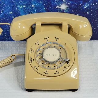 Vintage 1969 Rotary Dial Desk Telephone Itt Stromberg - Carlson Tan Beige