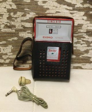 Vintage Sinclair Dino Supreme Red Plastic A M Transistor Radio 600 W/case -