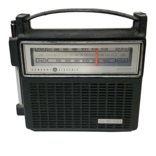 Vintage 1970’s Ge General Electric Dual Power Portable Radio 7 - 2810 F