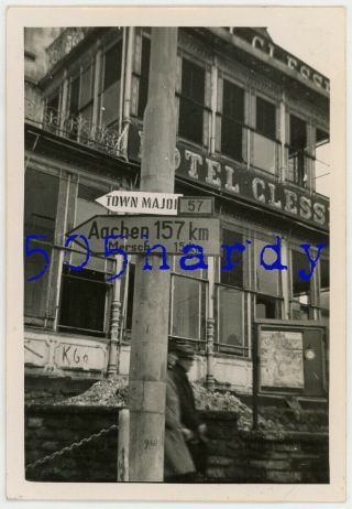 Wwii Us Gi Photo - Street View Of Aachen Germany Sign Post In Luxembourg