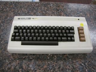 Vintage Commodore Vic 20 Personal Computer Keyboard Usa - Powers Up Good