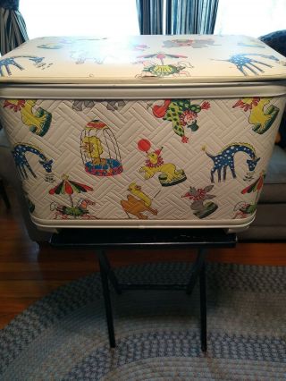 Vintage Pearl Wick " Gaytime " Circus Childs Toy Box Chest Quilted Vinyl Y7 - 2001