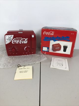 Vintage Coca Cola Mc194 Mini Cooler Radio Am/ Fm Radio W/ Tv Bands (1991)