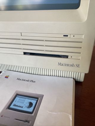 Vintage Apple Macintosh SE Computer M5011 3