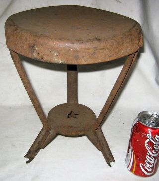 Antique Texas Star Primitive American Country Cow Farm Cast Iron Stool Stand