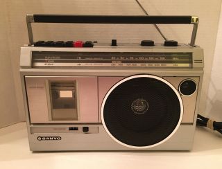 Vintage Sanyo Model M2422 Portable Am/fm Radio Cassette Recorder