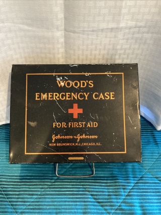 Vintage Johnson&johnson Wood’s Emergency Metal First Aid Box With Some Contents