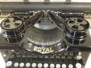 1926 ROYAL MODEL 10 TYPEWRITER FULLY RECONDITIONED & IN PERFECT ORDER 2