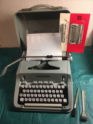 Hermes 3000 Vintage Typewriter Made In Switzerland W/ Case (read)