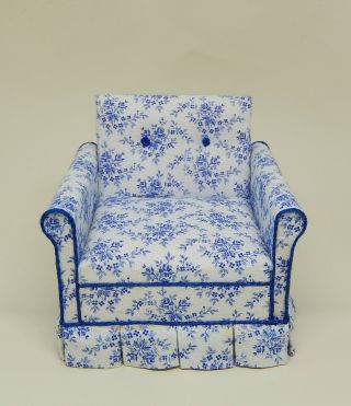 Vintage Blue & White Floral Arm Chair Artisan Dollhouse Miniature 1:12