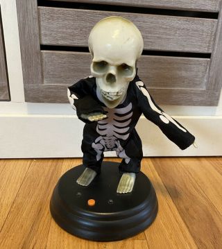 Gemmy Grave Raver Halloween Skeleton Dances Sings