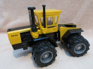 Ertl Toy Farmer Titan Str - 360 Tractor,  1/32,  Die Cast,