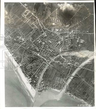1944 Press Photo Aerial View Of Us Air Force Bombing Of Rimini,  Italy