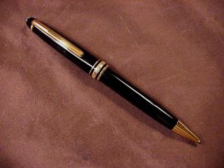 Montblanc Meisterstuck Classique Sized Ballpoint Pen In Black,  Gpt