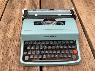 Olivetti Lettera 32 | Arabic Typewriter | Immaculate Vintage | Hardly