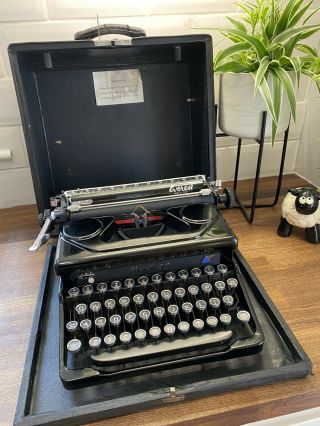 Immaculate Everest Model 90 Portable Typewriter - 1948 Vintage