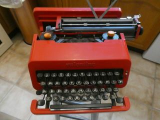 Olivetti Valentine Red Ettore Sottsass Typewriter With Case From 1970 