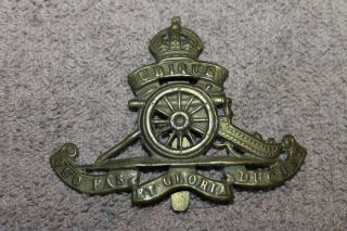 Ww2 British Army Artillery " Ubique  Metal Hat/cap Badge W/clip