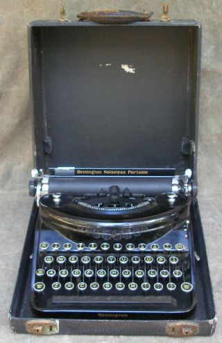 Remington Noiseless Portable Typewriter 1920 - 1925 S/n: N54266,  Model 7? Black
