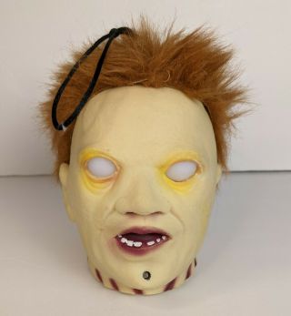 Rare Animated Zombie Severed Human Head Gemmy Haunted House Horror Prop Shakes