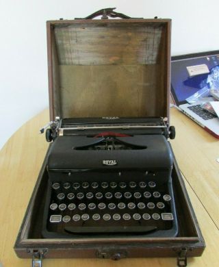 Vintage Royal Portable Typewriter C/w Carry Case