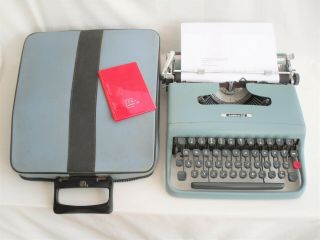 Vintage Olivetti Lettera 22 Typewriter In Good Order With Instructions