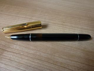Vintage Aurora 88p Piston Filled Fountain Pen 14k Medium Nib Gold Plated Cap