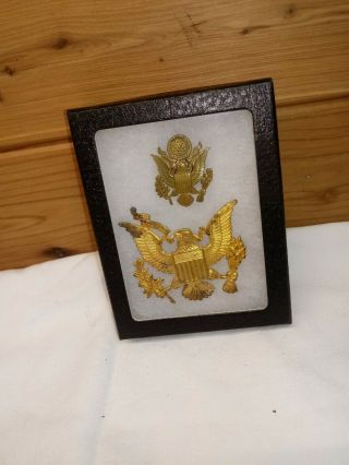 2 Vintage Wwii Military E Pluribus Unum Eagle Crest Emblem Hat Badge Pin W/case