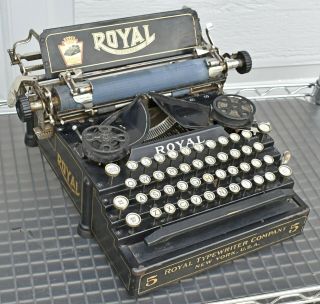 Royal No.  5 Typewriter Ca.  1912 Staircase Flatbed