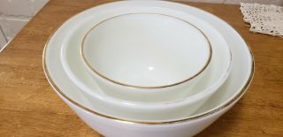 Vintage Set Of Three Pyrex White Opal Bowls With Gold Trim Nesting / Mixing 401