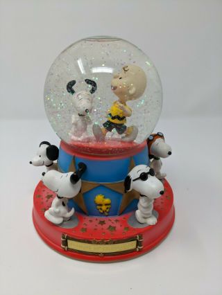 Peanuts Snoopy - Charlie Brown 50th Anniversary Westand Musical Snow Globe 8299