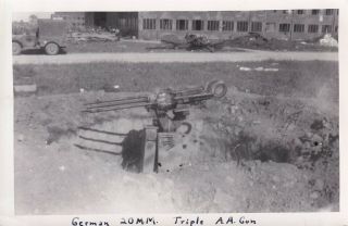 Wwii Photo 7th Armored Division Captured German Triple 20mm Flak Gun 43