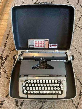 Vintage Smith Corona Classic 12 Typewriter - In Case (like A Charm)