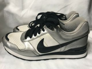 Men’s Nike Air White Gray Vintage Style Size 10 Sneakers