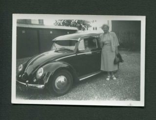 1962 1963 Vw Volkswagen Beetle Car & Woman Vintage Photo 458121
