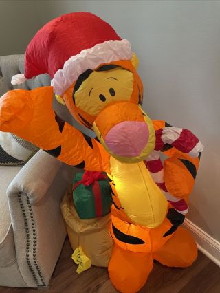Airblown Inflatable Disney Tigger with Gift Bag Christmas Winnie The Pooh 3