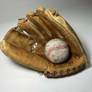 Vintage Brooks Robinson,  Rawlings Baseball Glove Signed By The Orioles.