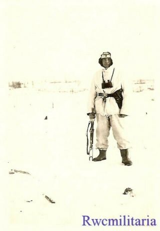 WINTER WARRIOR Wehrmacht Soldier in Full Snow Camo w/ MP - 40 Submachine Gun 2